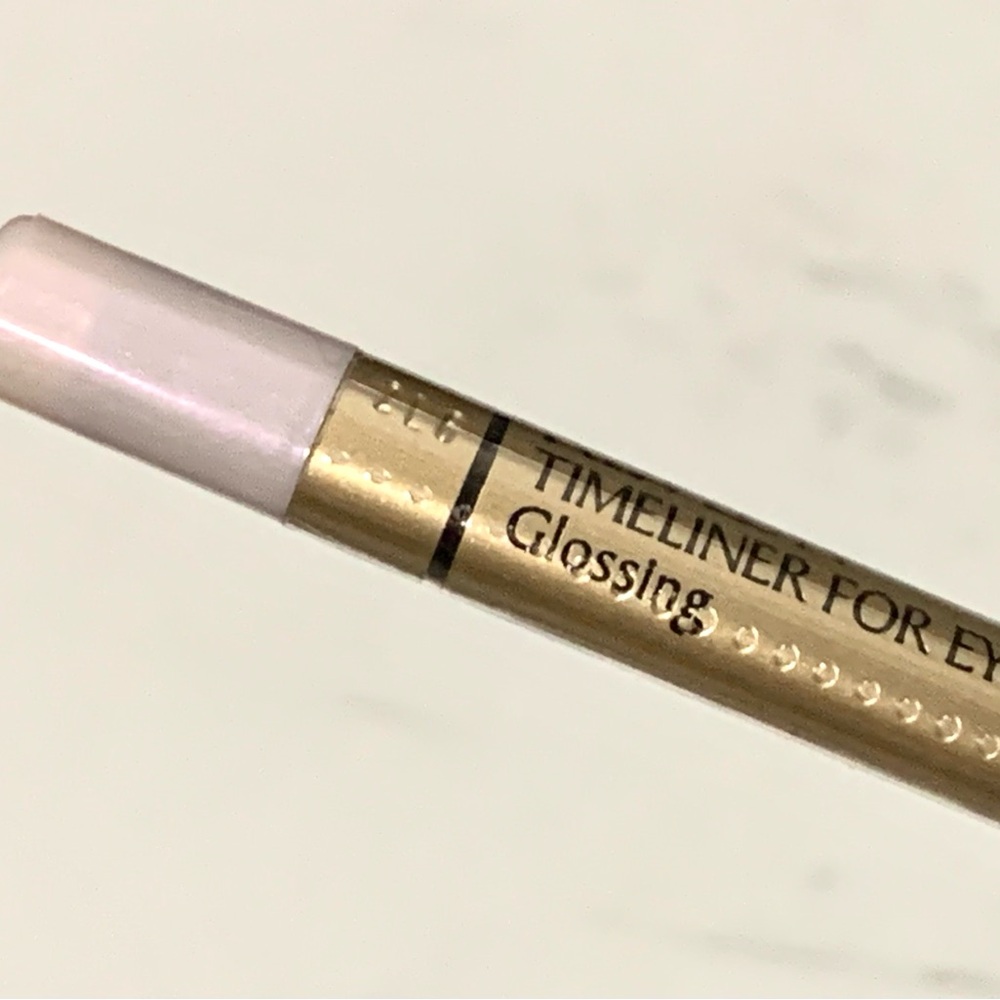 Revlon Timeliner GLOSSING Eyeliner pencil